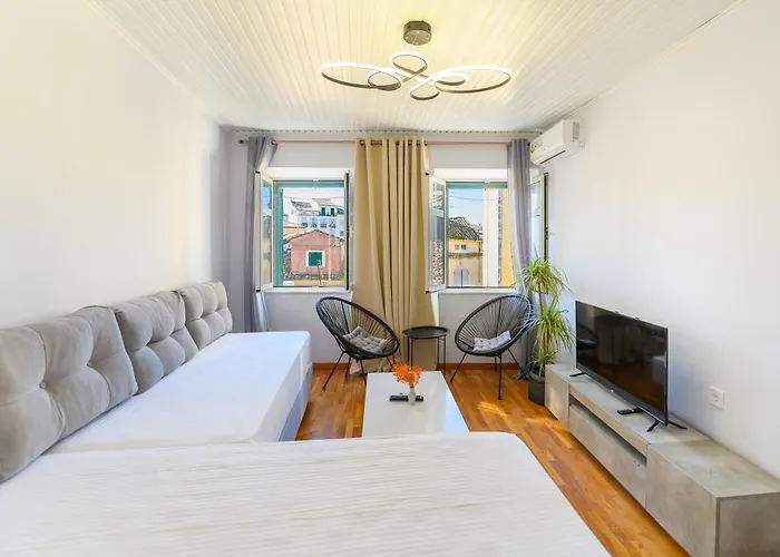 Mitropoleos Suite